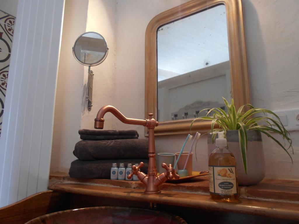 Bastida De Beata Bed and Breakfast Noailles  Exteriör bild