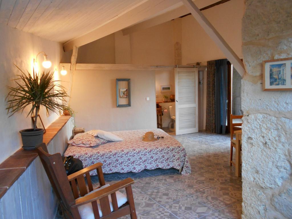 Bastida De Beata Bed and Breakfast Noailles  Rum bild