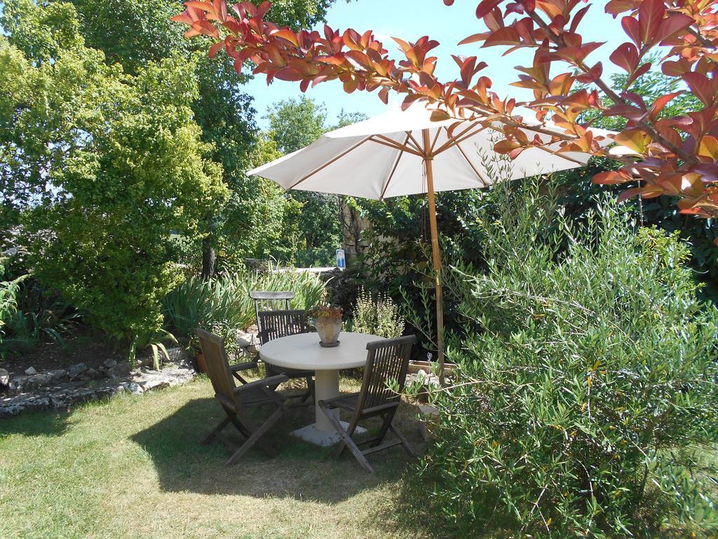 Bastida De Beata Bed and Breakfast Noailles  Exteriör bild