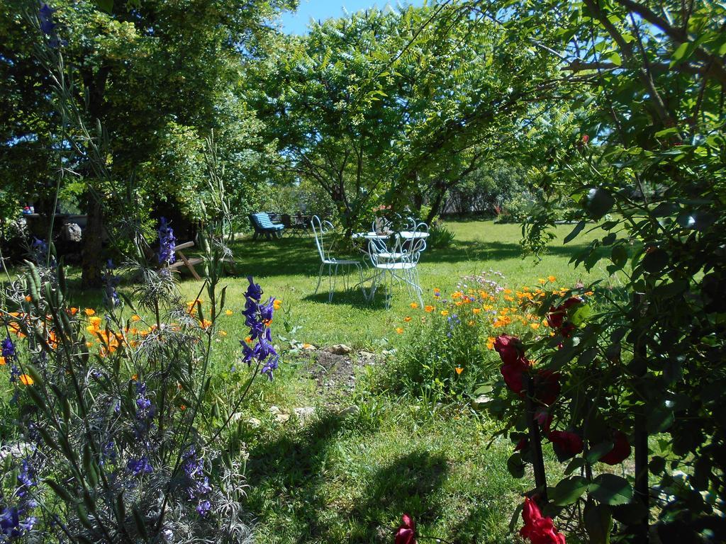 Bastida De Beata Bed and Breakfast Noailles  Exteriör bild