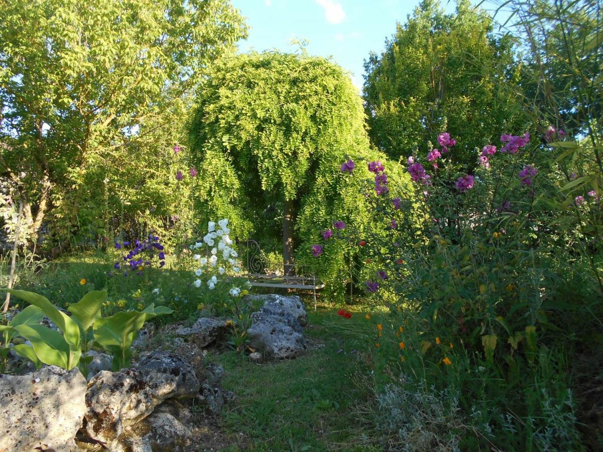 Bastida De Beata Bed and Breakfast Noailles  Exteriör bild