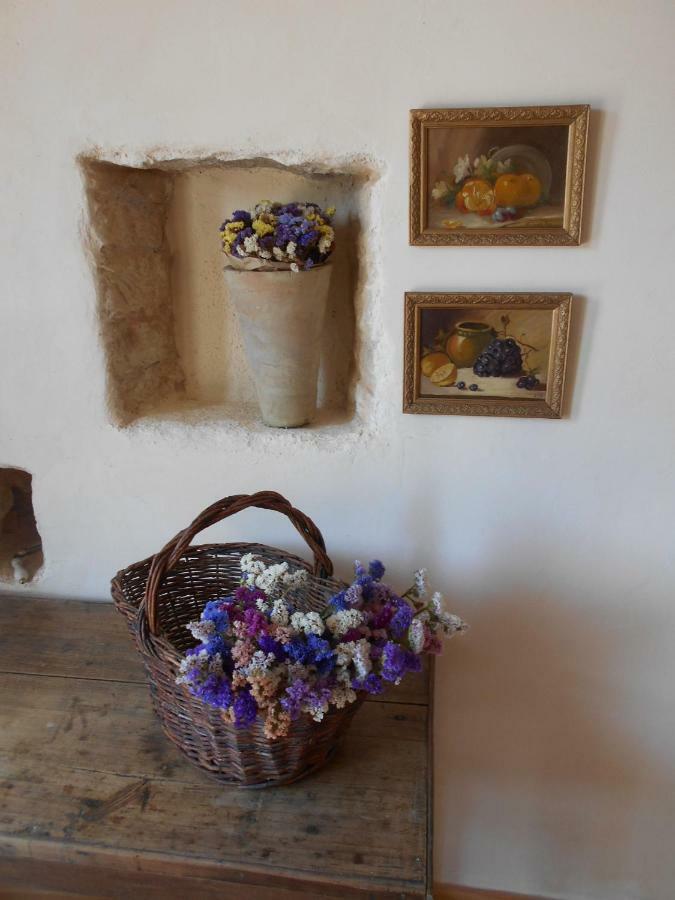 Bastida De Beata Bed and Breakfast Noailles  Exteriör bild