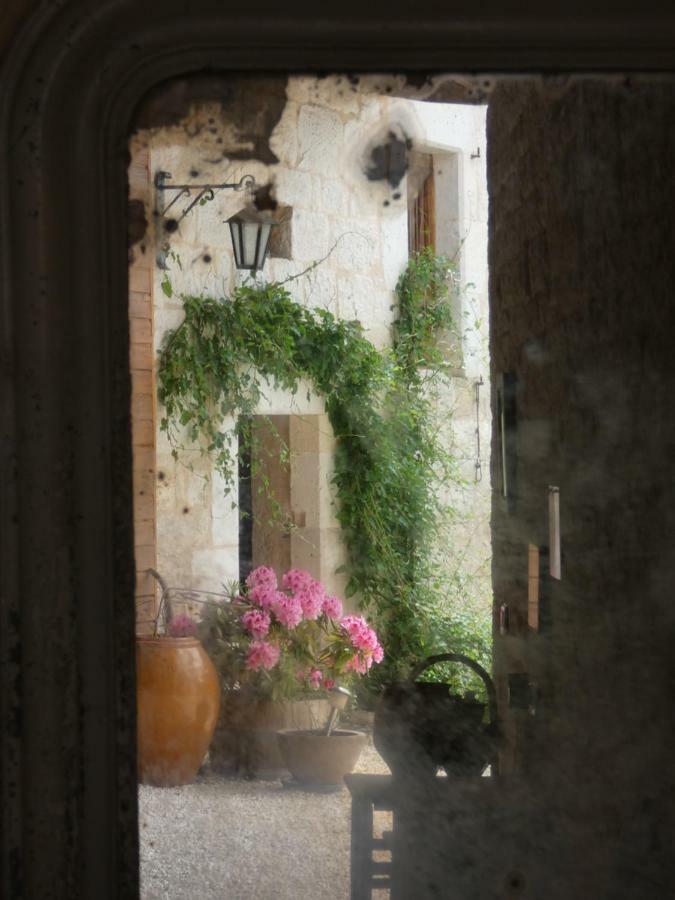 Bastida De Beata Bed and Breakfast Noailles  Exteriör bild